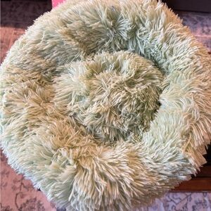 Fluffy Green Pet Bed